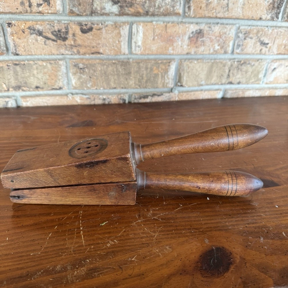 Antique Wooden Lemon Squeezer Primitive Hand-Carved Citrus Press Farmhouse Tool